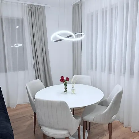 Ultracentral Napoca 2 Parcari Private Kluž